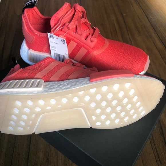 FLASH SALE! Adidas originals NMD R1 womans sneaker - Picture 2 of 8